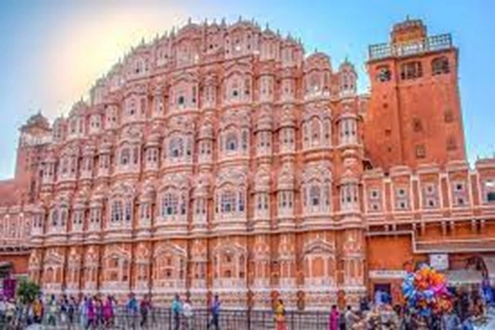 Trip to Taj Mahal - Pink City - Gwalior - Delhi@Globalduniya